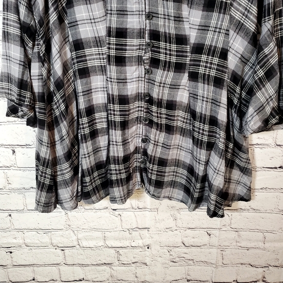 Torrid Black White Plaid Collared Tunic with Bell Cuff and Corset Back Size 2 - Picture 5 of 14